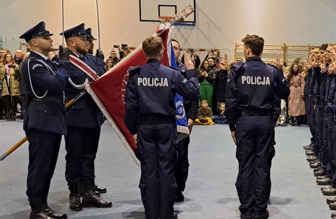 {W Olsztynie odbyło się pierwsze w tym roku policyjne ślubowanie.}